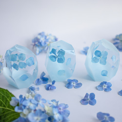 蒼花石 Hydrangea Epoxite ~2024年梅雨を閉じ込めた紫陽花の石~ 本物の紫陽花を使用 5枚目の画像