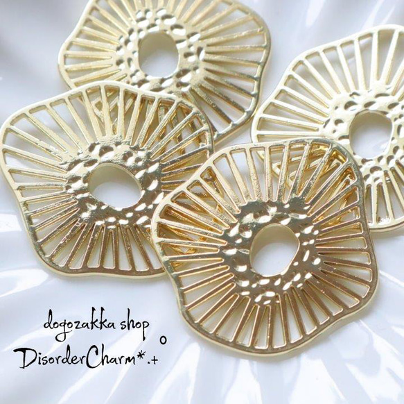 4個☆大ぶり変形合金チャーム アクセサリーパーツ ハンドメイド