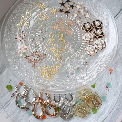 8個☆フラワー合金チャーム 花 すかし アクセサリーパーツ  