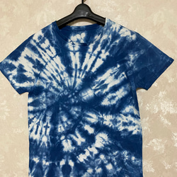 藍染めTシャツ(絞り染め)放射　　　11 1枚目の画像
