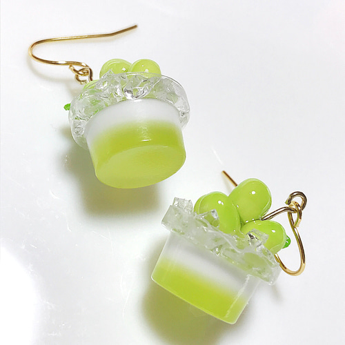 シャインマスカットのゼリーケーキピアスorイヤリング♡ミニチュア