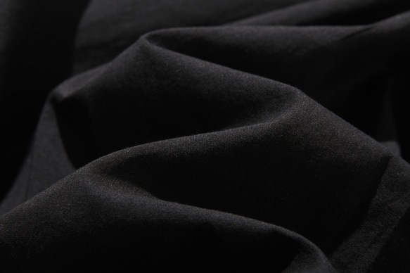 計算されたバランスで、差のつくお洒落を纏う　オーガーニックコットン　半袖シャツブラウス　ブラック220706-8 8枚目の画像