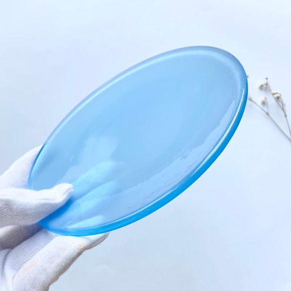 「アクアマリン色の水たまり」丸いガラス皿　プレート　食器　皿　がらす　ガラス工芸　波紋　海　夏 7枚目の画像