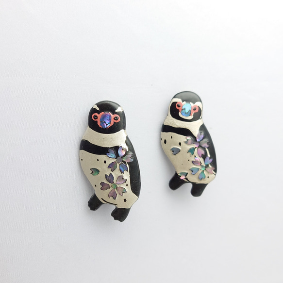 フンボルトペンギン桜螺鈿 漆ブローチ 1枚目の画像