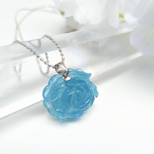 夫婦和合・仲良し～天然石 ディープアクアマリン 薔薇（バラ）彫刻 