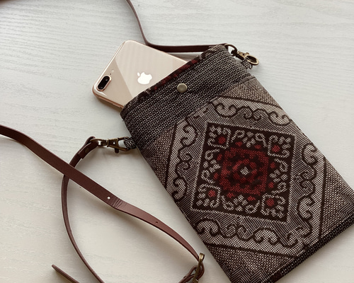 アンティーク大島紬のスマホポシェット 本革ショルダーストラップ 龍郷