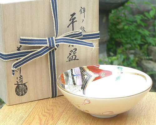 【茶道具）山岡善昇造　鉾の絵平茶碗　（共箱) ○ 栗山園オンライン通販部 / 新品 仁清写鉾ノ絵平茶碗 山岡善昇