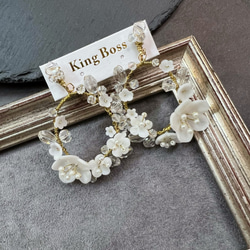 冒牌老闆娘 king_boss陶瓷白色花朵水晶花圈耳環 第1張的照片
