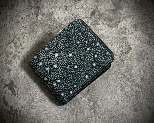 総手縫い スタースティングレイ 折財布 カイラギ 二つ折り 財布 エイ革