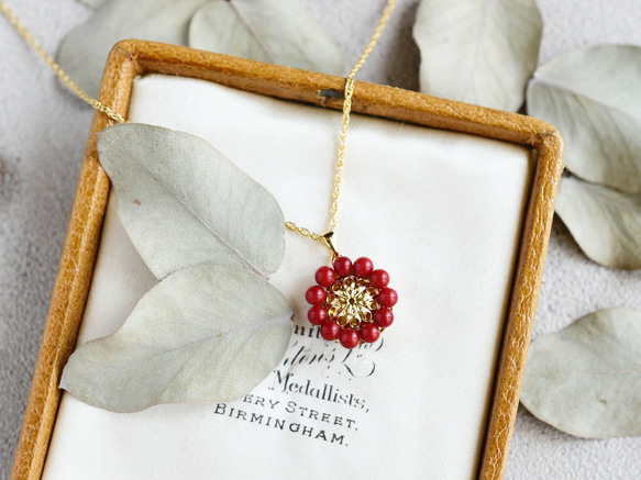 【ネックレス】赤珊瑚のアンティークレトロなお花（A）母の日や還暦祝いにも 1枚目の画像