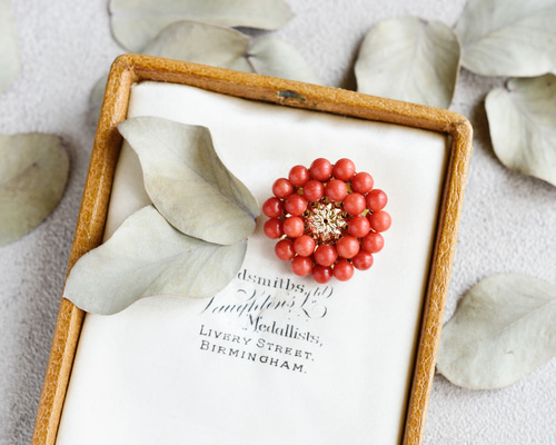 ヴィンテージブローチ 本珊瑚 赤サンゴ 天然色 花束モチーフ E27 ヴィンテージブローチ 本珊瑚 赤サンゴ 天然色 花束モチーフ E27