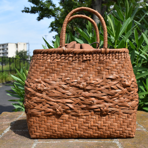 山葡萄かごバッグ 手作り 六角花束嵌入 乱れ編み 籠 手提げ 内布付き