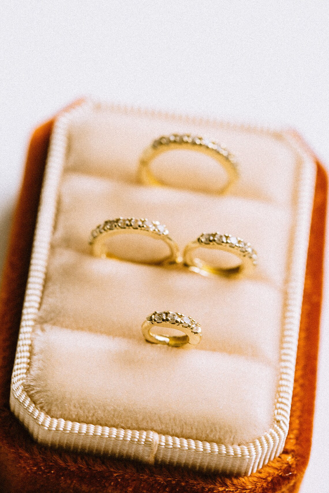 14K ゴールド Cz 16g クリッカ  ヒンジ リング 耳 鼻 軟骨 ヘリックス トラガス フープイヤリング ピアス