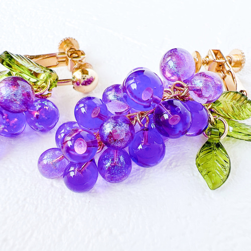 ジューシーぶどうのアシンメトリーバッグチャーム ゴールド レジン