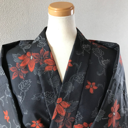 村山大島紬 着物リメイク 作務衣 華唐草模様織出し 華やか和の上