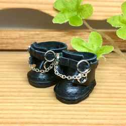 森き　丸厚底チェーンブーツ一足　miniature boots. 2枚目の画像