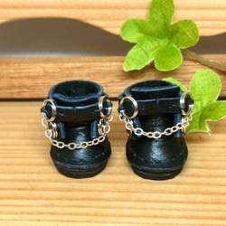 森き　丸厚底チェーンブーツ一足　miniature boots. 5枚目の画像