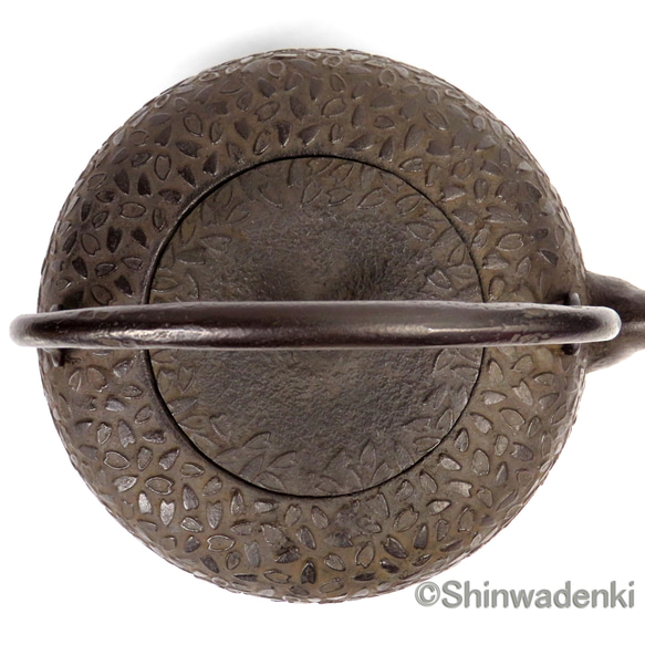 南部鐵器 鐵瓶 手工鐵壺 岩戶賢一郎 平丸小櫻1.2L 日本製 第3張的照片