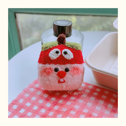 赤い帽子✨の人形☆可愛AirPods 1/2/3/pro ケースcase☆綿製手作り編織り 4枚目の画像