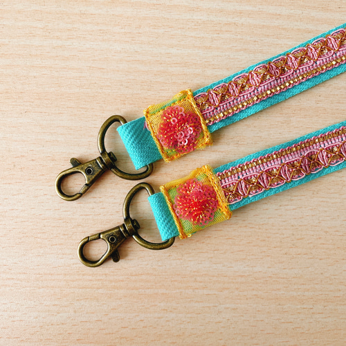 長さ調節可能オプションあり◇ミントグリーンのお姉さん スマホ