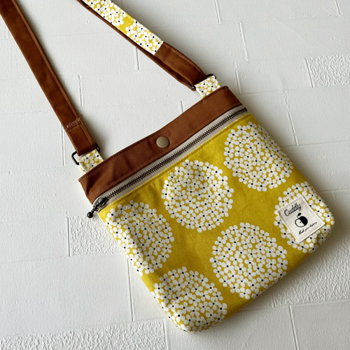 送料無料♡底まちつきポシェット♡大きめスマホショルダーバッグ