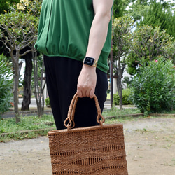 山葡萄籠バッグ | 可動式持ち手 | 透かし波形模様編み | 巾着と中布付き | オリジナル新作品 8枚目の画像