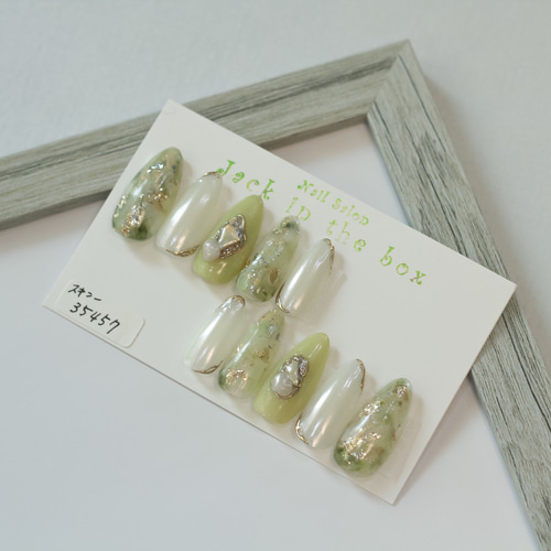 若草色のニュアンスデザインネイルチップ ネイルチップ（つけ爪