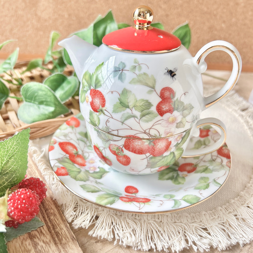 アフタヌーンティー・真っ赤な苺のティーフォーワンセット ポット