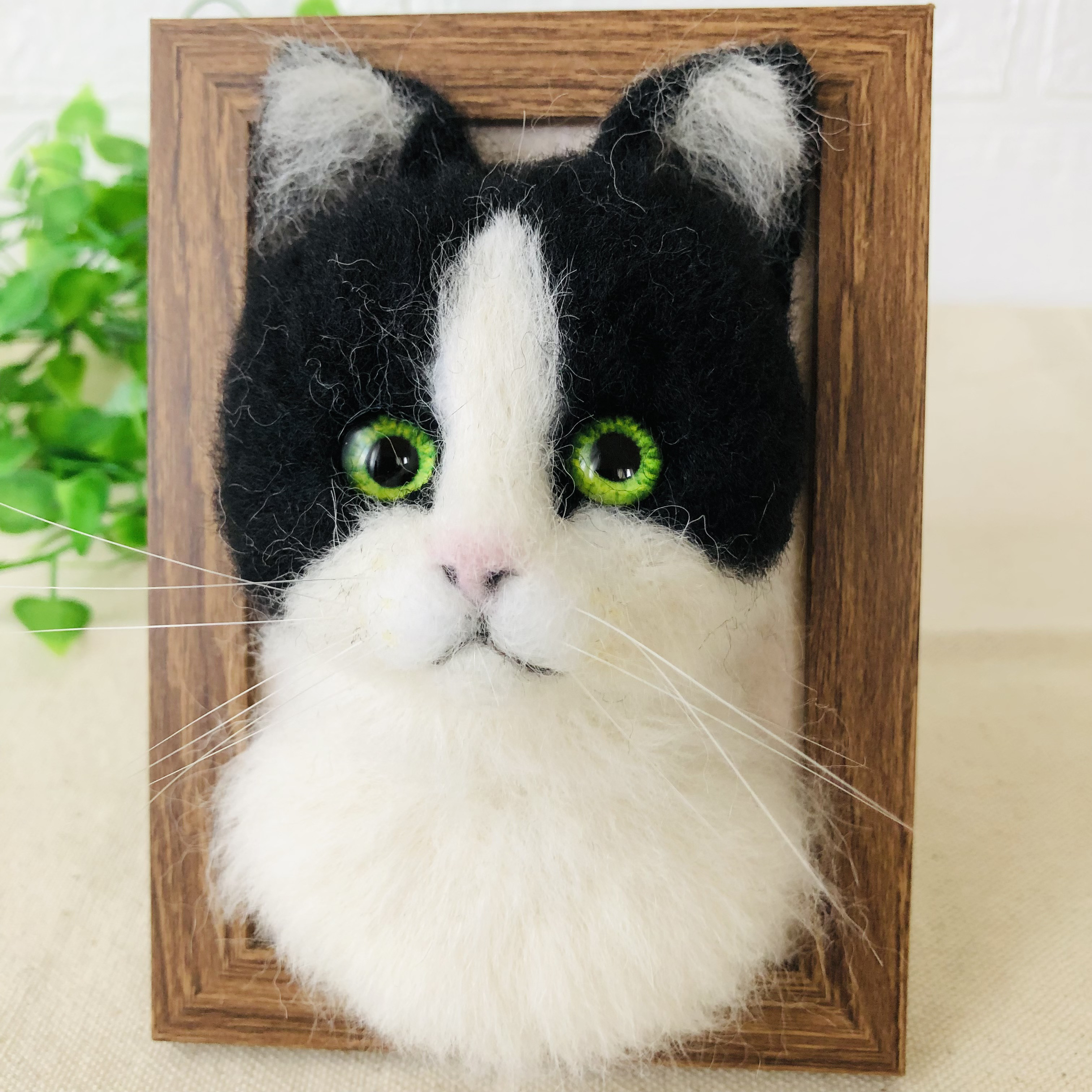 猫の顔ドアップ」羊毛フェルトが可愛すぎる！ムチムチ感が最高だ