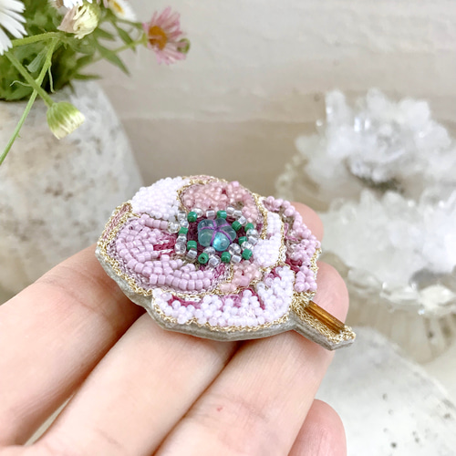 オートクチュールビーズ刺繍ブローチ ポピー(ピンク) ブローチ
