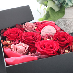 選べるメッセージ｜豪華な赤いバラのサプライズフラワーボックス｜記念日・還暦祝い・退職祝い　pre.072 6枚目の画像
