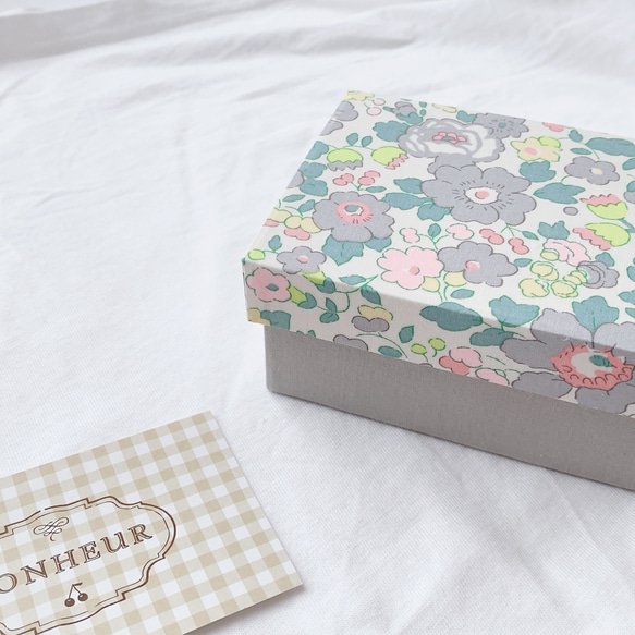 ❤︎ Petite boîte~名刺サイズの箱~カードケース~輸入リバティ ベッツィ 10枚目の画像