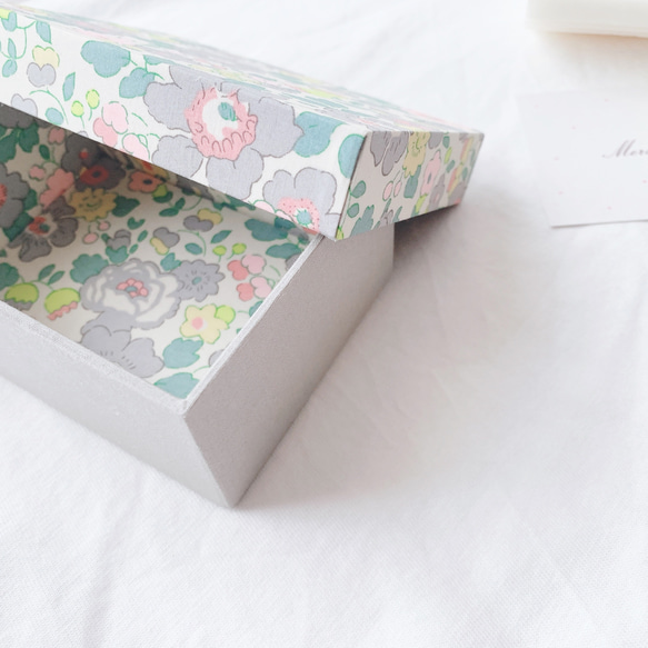 ❤︎ Petite boîte~名刺サイズの箱~カードケース~輸入リバティ ベッツィ 6枚目の画像