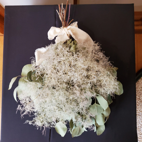 スモークツリースワッグ♡ちょっと大きめ スモークツリーのスワッグを作りました。 | LEE