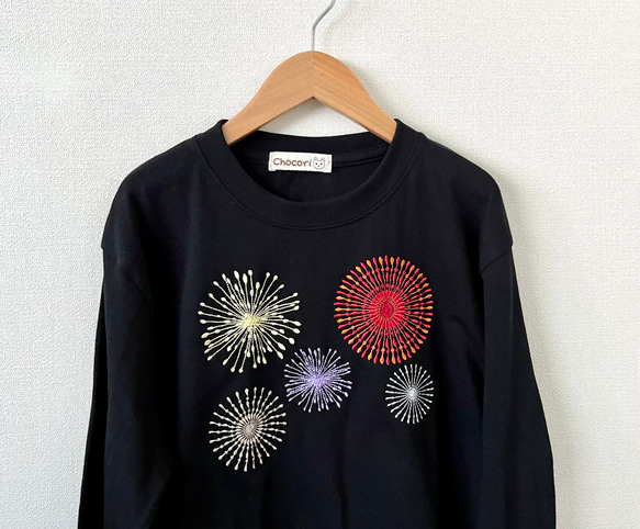 【半袖に変更可】刺繍Ｔシャツ　花火 1枚目の画像