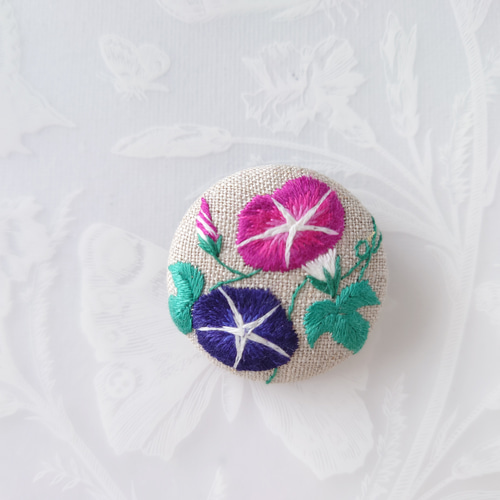 刺繍ブローチ「朝顔 あかむらさき」くるみボタン ブローチ 薄荷
