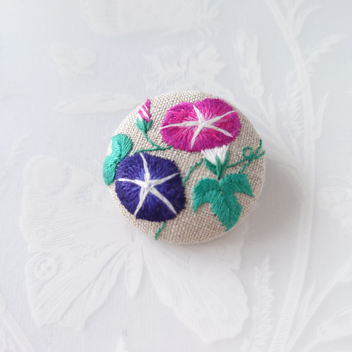 刺繍ブローチ「朝顔 あかむらさき」くるみボタン ブローチ 薄荷