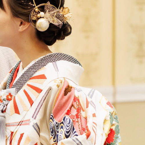 成人式結婚式卒業式髪飾り　GRー102プリザーブドフラワー  レッドゴールド 髪飾り 成人式 結婚式 卒業式 赤黒 〜ピオ二ーRED&GOLD 紐リボン