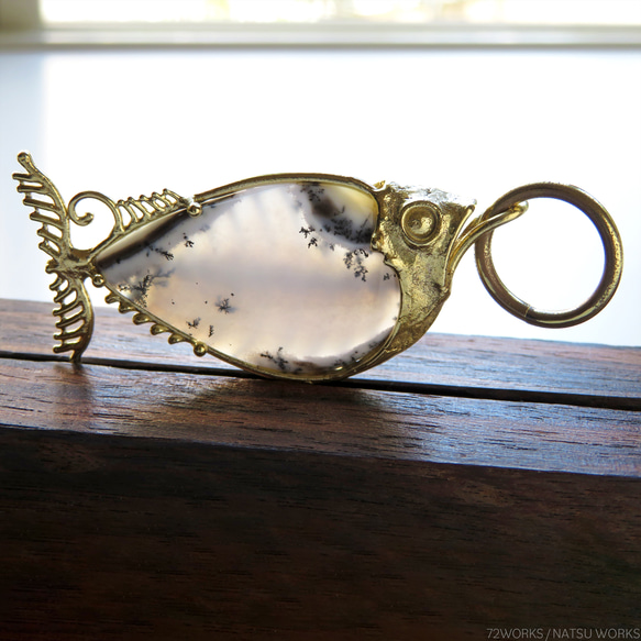 デンドリティックオパール フィッシュ チャーム / Dendritic Opal Fish charms 1枚目の画像