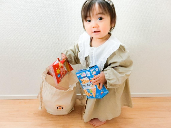 ころんと可愛い　名入れ刺繍の巾着ポーチ　選べる3デザイン 3枚目の画像