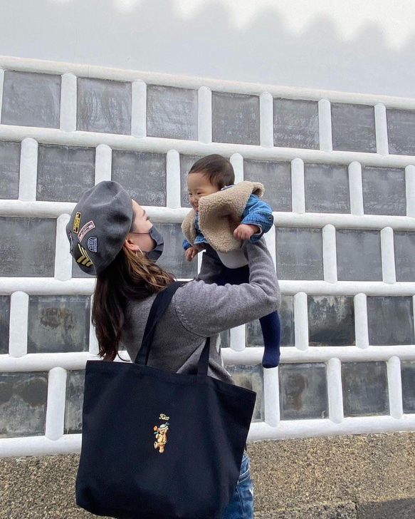 なおくんママ　トートバッグ　ハンドメイド　ブラック　レッド　ベルト付き なおくんママ トートバッグ ハンドメイド ブラック レッド