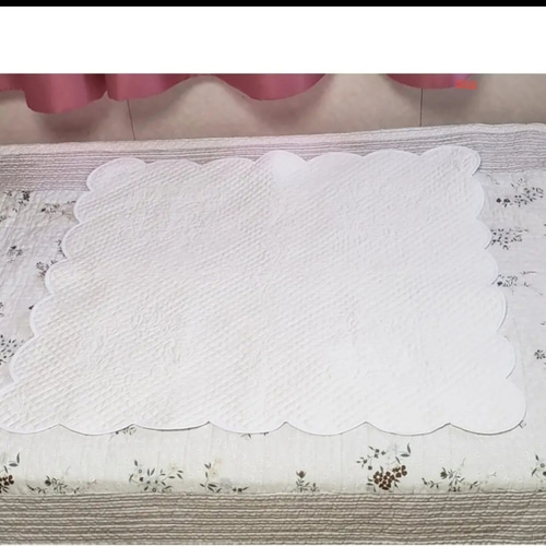 再販☆シンプルなローズのホワイトキルトタペストリー(約82cm