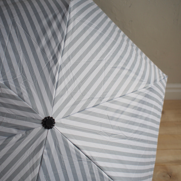 UVカット折りたたみ傘 stripe lt.gray 紫外線99.9%カット 晴雨兼用 163454 竹ハンドル 日傘 14枚目の画像