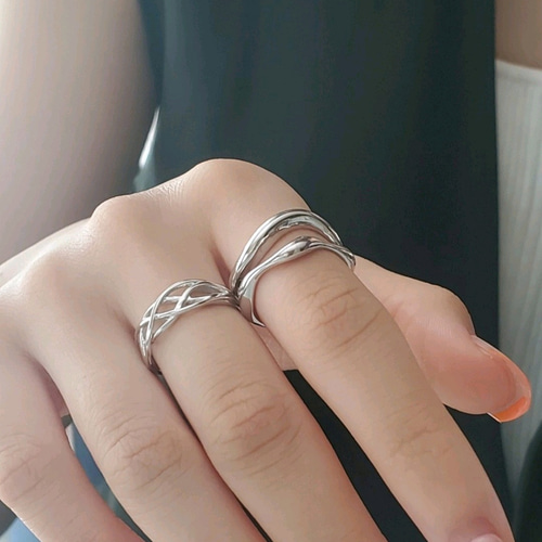 上質な2連ウェーブゴールドリングダブルアームSV925(RS-217)重ね付け風