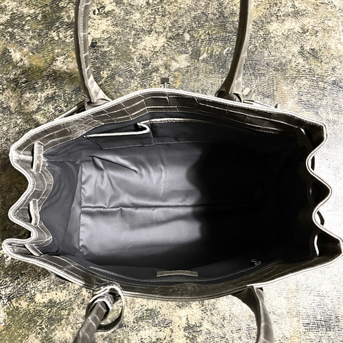 希少色】M.U.L. オイルレザークロコ型押し ハンドバッグ グレージュ