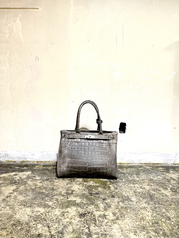 希少色】M.U.L. オイルレザークロコ型押し ハンドバッグ グレージュ