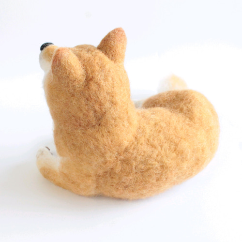 羊毛フェルト♡伏せをする柴犬 柴犬伏せ 羊毛フェルト 森で逢えたら 通販 14259548｜Creema