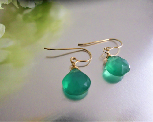 14kgf】グリーンオニキス マロン ブリオレットカット ピアス ピアス