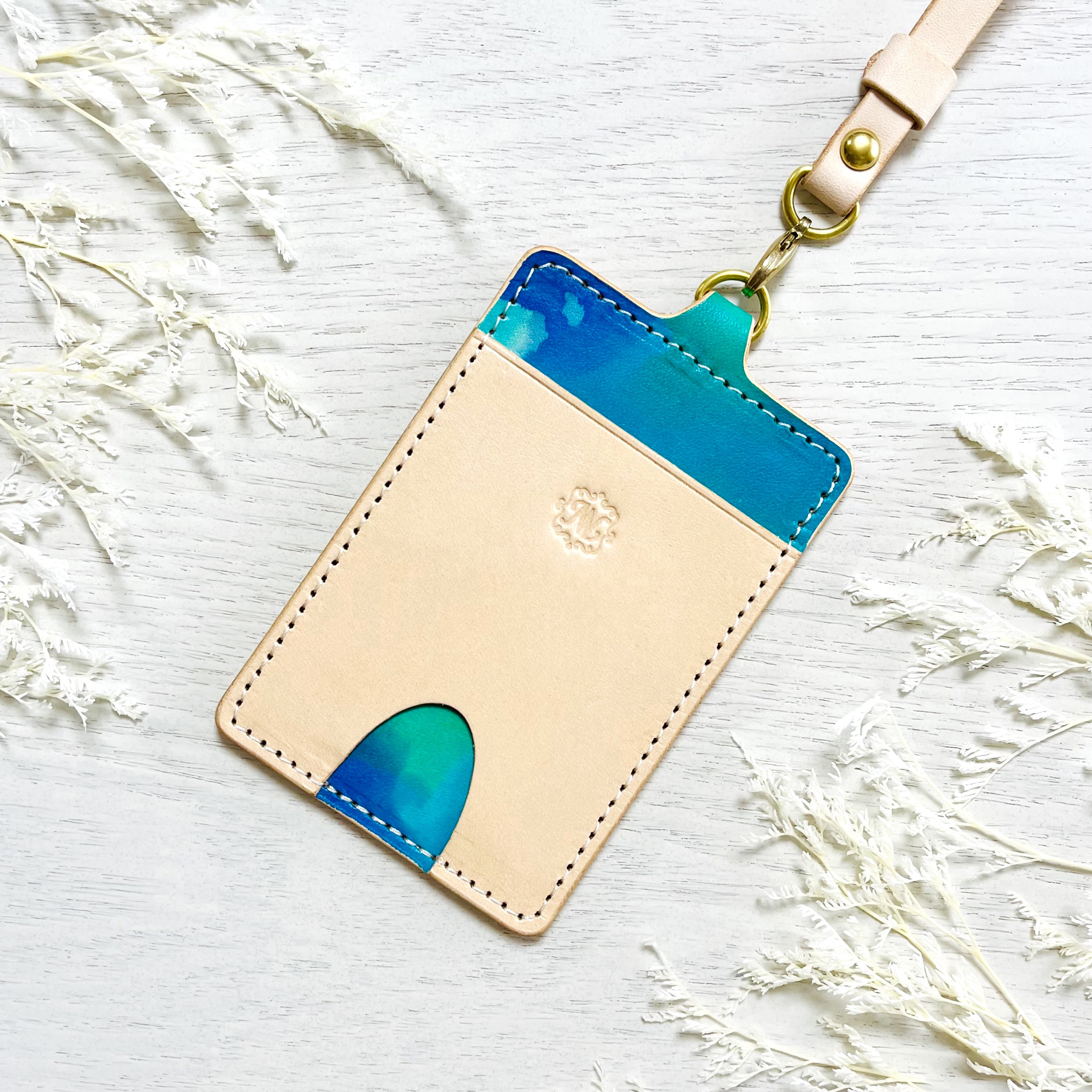 ミラ／国産牛ヌメ革のパスケース（アクア）