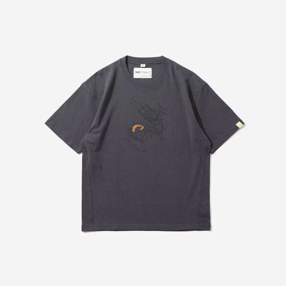 TMCAZ “Relax” Graphic Tee [炭灰色] 廓形印花圖案短袖T恤 100%棉 第6張的照片